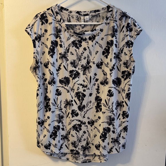 Elle Black and White Floral Blouse size Large - Picture 1 of 7